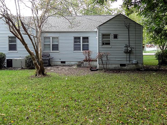3rd image of 8 Brookfield Ave