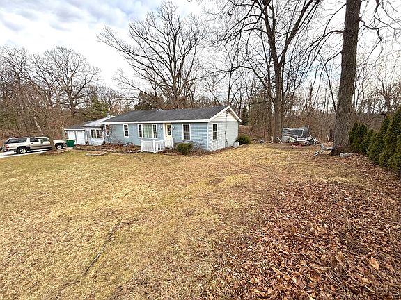 3rd image of 362 W Division Rd