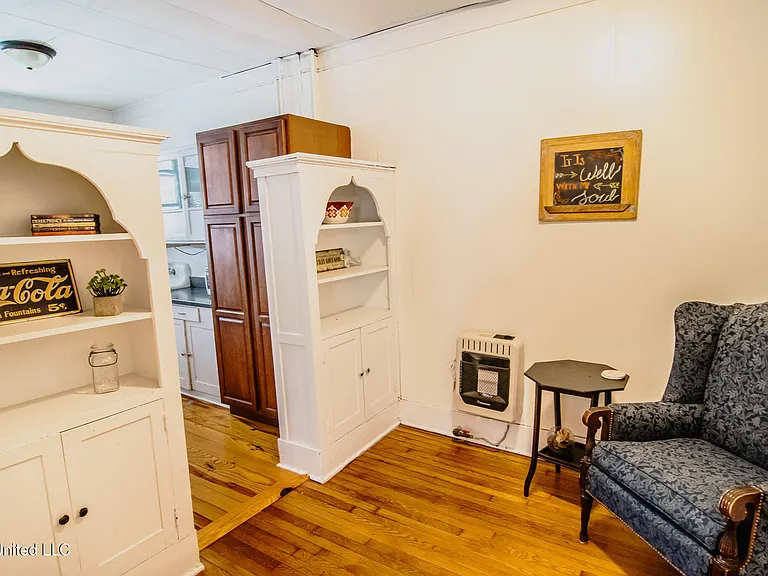 803 N Congress St #C — Photo 14