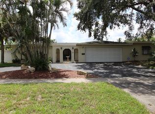 5780 SW 16th St, Plantation, FL 33317
