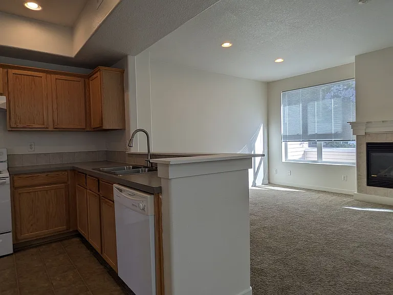 Halsey East Townhomes — Photo 262