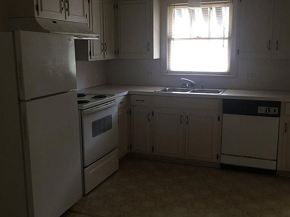 2nd image of 1216 S Fannin Ave