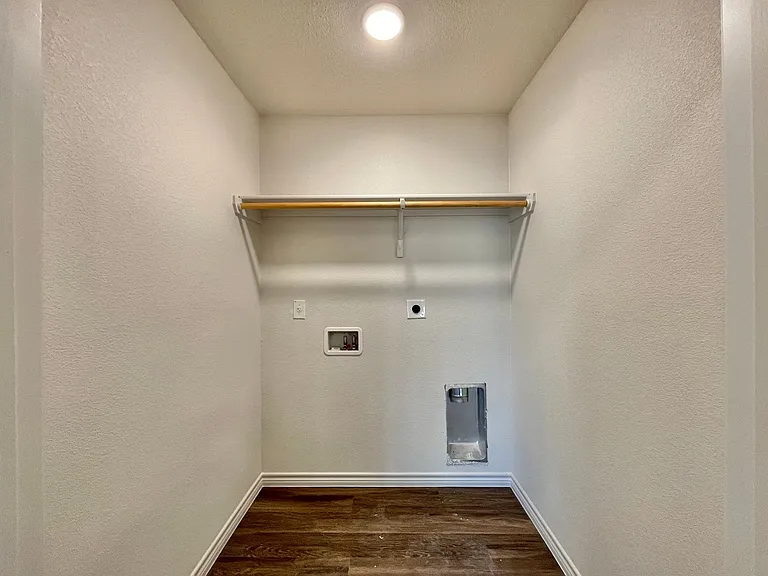 1704 Clovis Dr — Photo 11