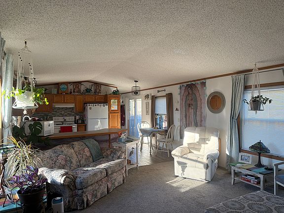 5th image of 1783 Wild Rose Ln