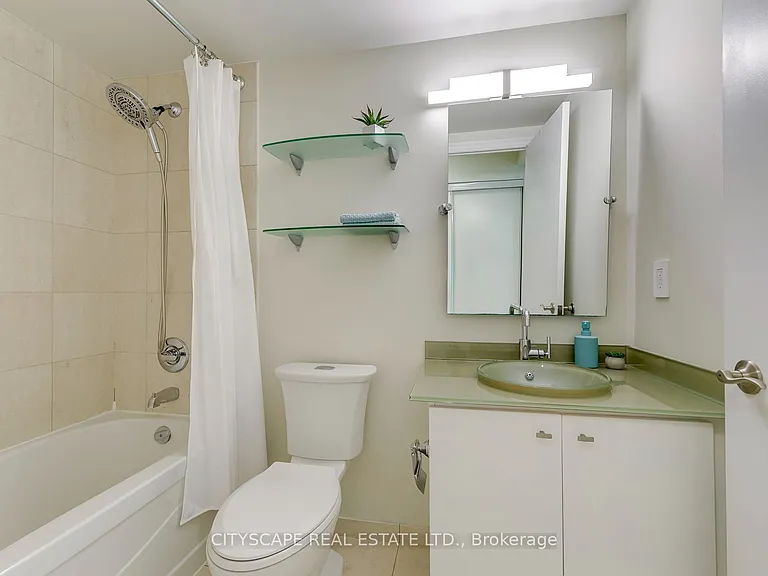 8 Scollard St #1108 — Photo 14