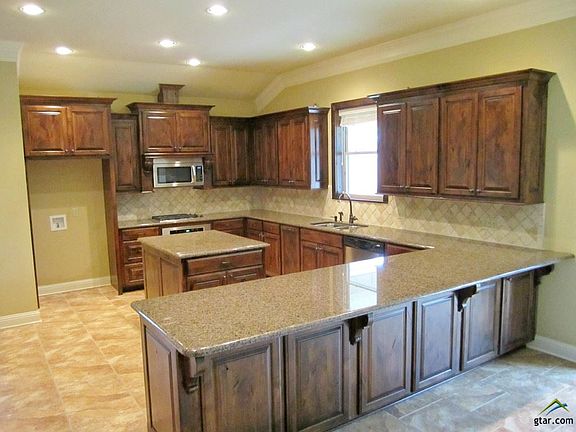 5th image of 16599 Kingston Ct