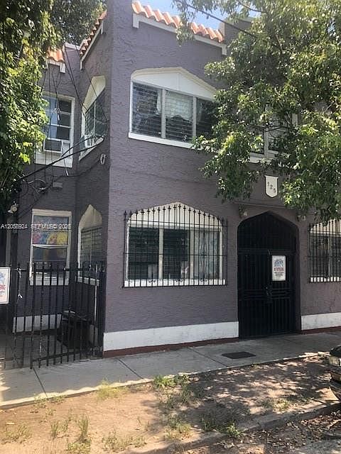 1st image of 125 NW 7th Ave #1