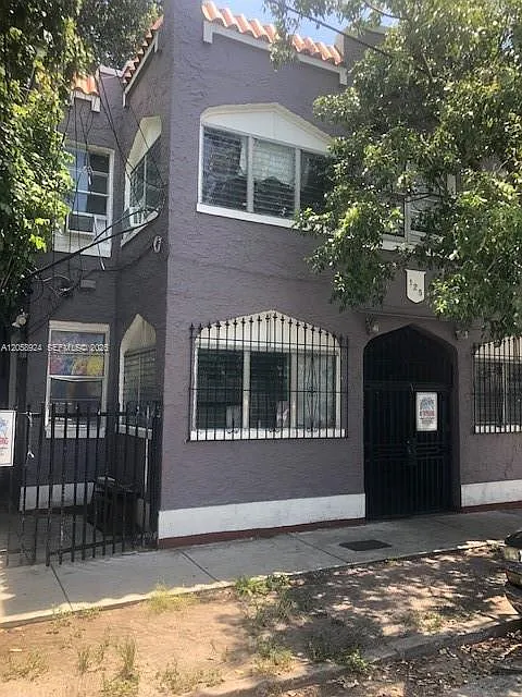 125 NW 7th Ave #1