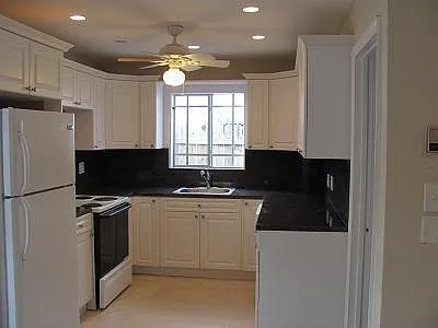 3841 NE 13th Ter