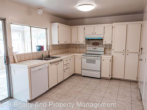 3rd image of 157 Sierra Vista Pl