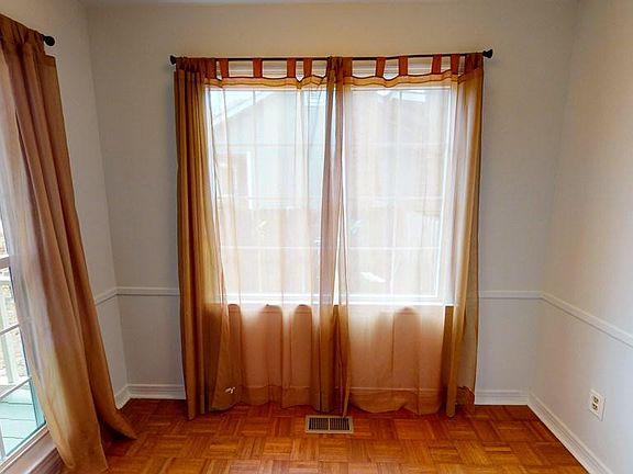 4th image of 246 Hillbrook Dr