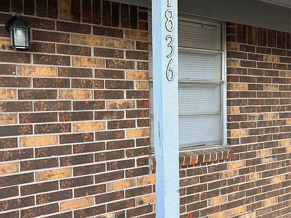 3rd image of 1836 Coral Rd