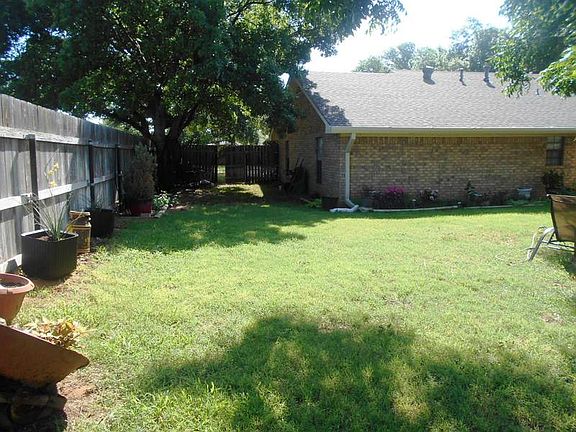 5th image of 2602 Twin Oaks