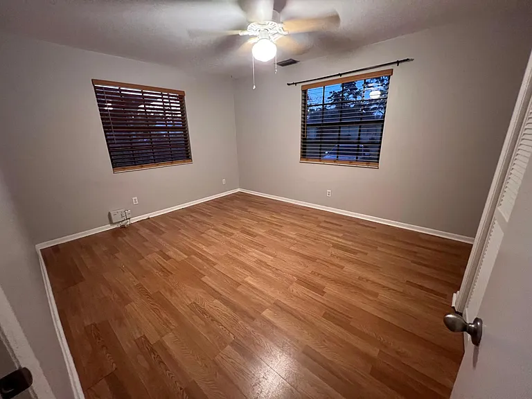 1016 W Indiana Ave — Photo 17