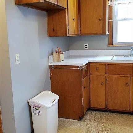3rd image of 1399 Parker Blvd
