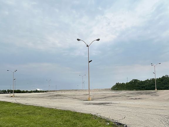 2nd image of 1500 W Lincoln Hwy