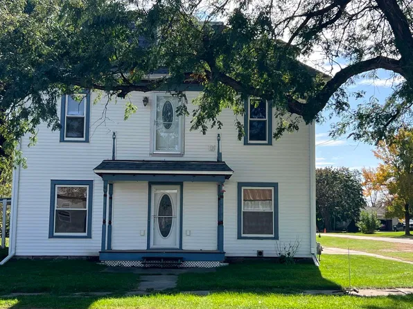 102 E Grove St, Lawler, IA 52154