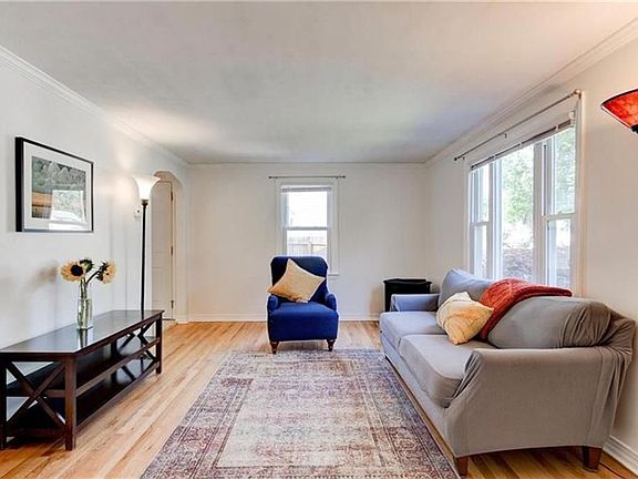 3rd image of 203 Hunt Dr