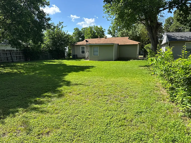 2139 Centerville Rd — Photo 8
