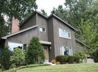 90 McDivitt Dr, Manchester, CT 06042