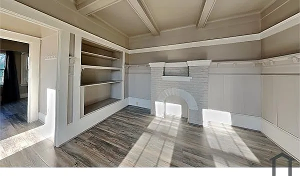 831 28th St — Photo 3