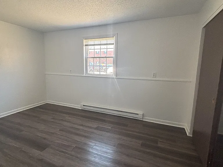 Governor Weare Apartments — Photo 17
