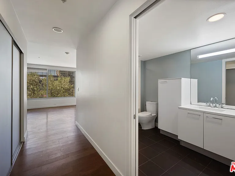 901 S Flower St #601 — Photo 10