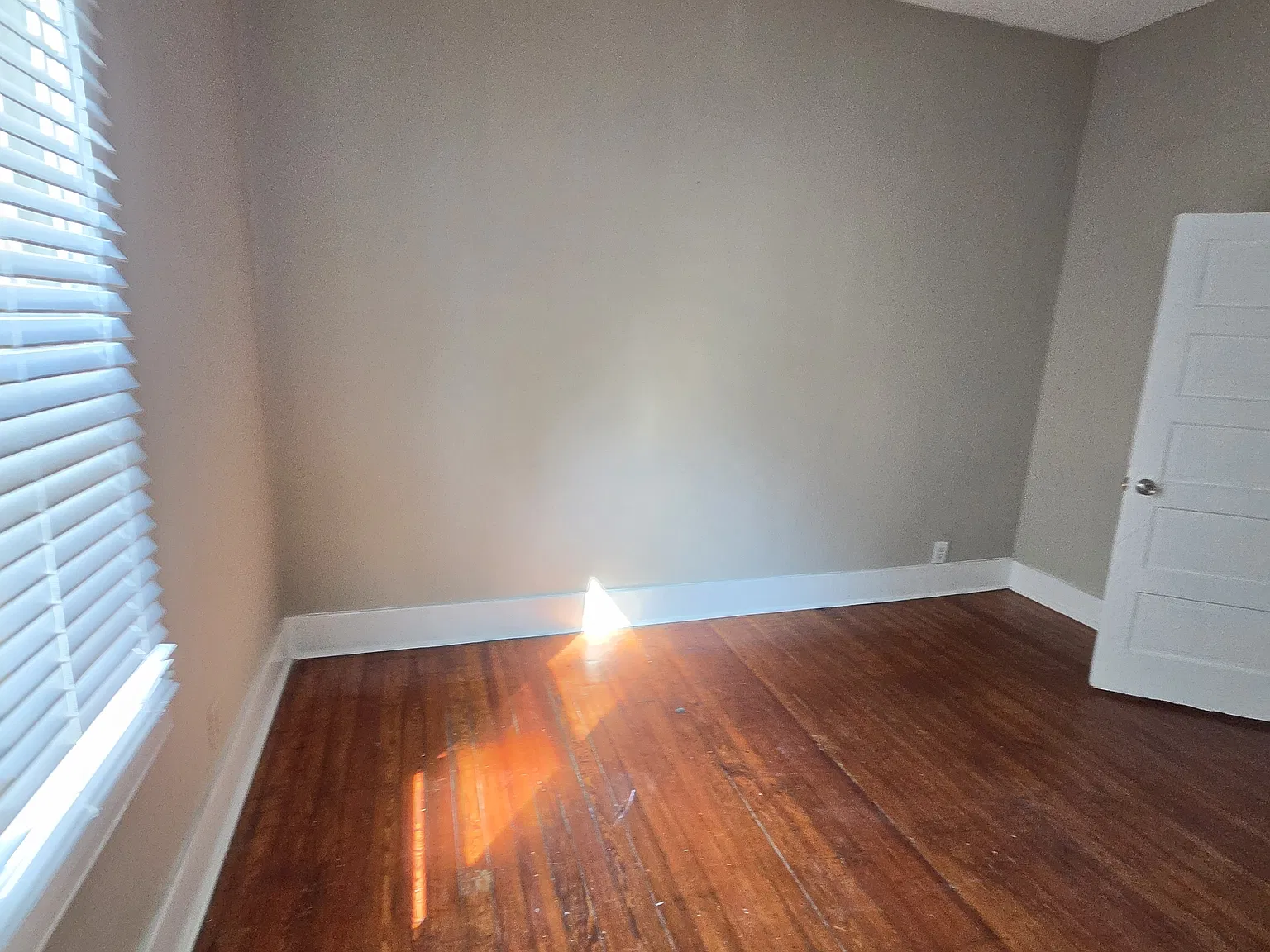 5 bed, 1522 sqft, $1,995 — Photo 3