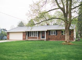 7720 Ridgewood Dr, Jenison, MI 49428