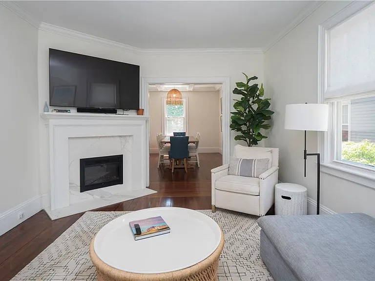 27 Mann Ave — Photo 8