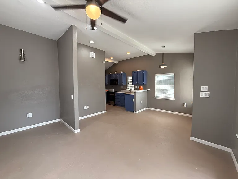 423 W Craig Pl #4 — Photo 11