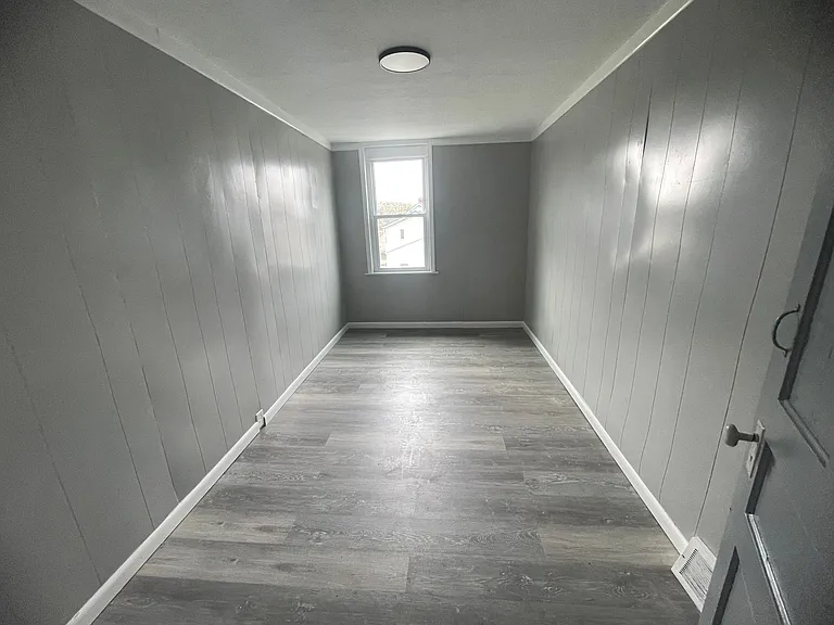 1044 Delaware Ave — Photo 10
