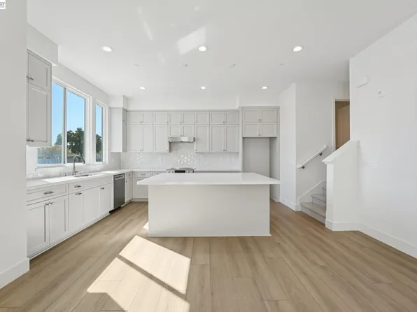 1933 Grand St, Alameda, CA 94501