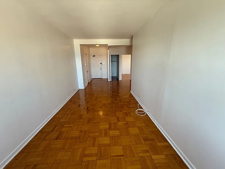 Granville Apartments — Photo 43