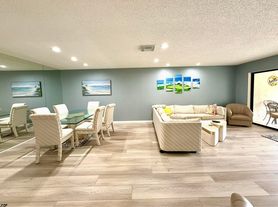 20 Westgate Ln, Boynton Beach, FL