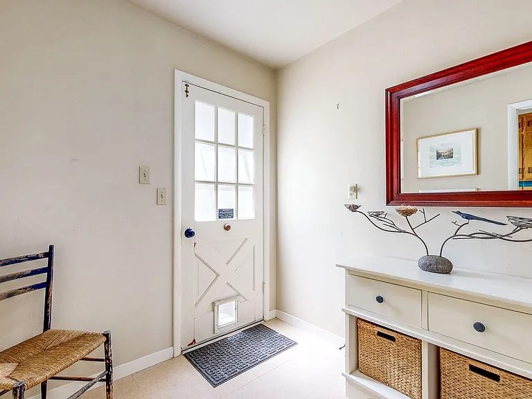 4560 Sullivan Ct — Photo 32