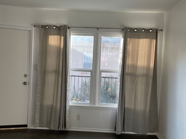 6128 De Longpre Ave APT 6