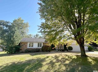 2110 Fondulac Dr, East Peoria, IL 61611