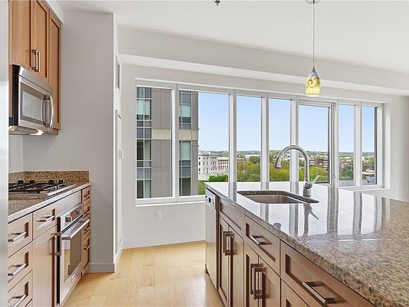 4th image of 100 Exchange St Unit 1207