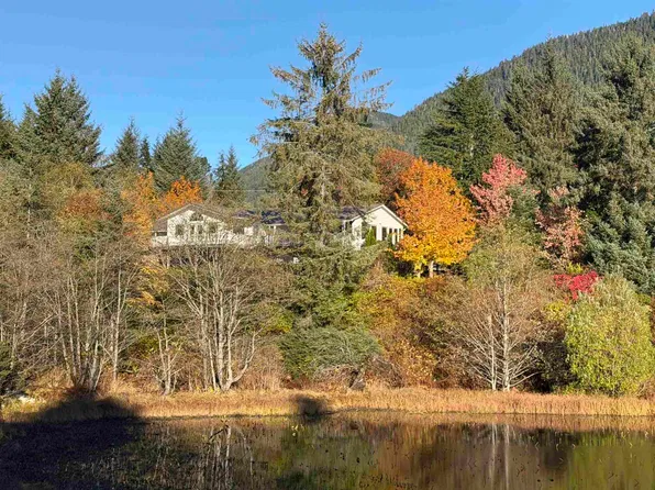 206.5 Lakeview Dr, Sitka, AK 99835