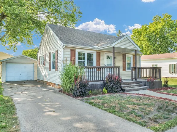 101 N Broadway St, Fisher, IL 61843