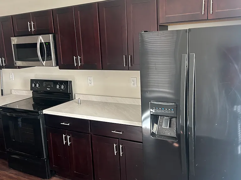 2436 Jefferson St — Photo 3