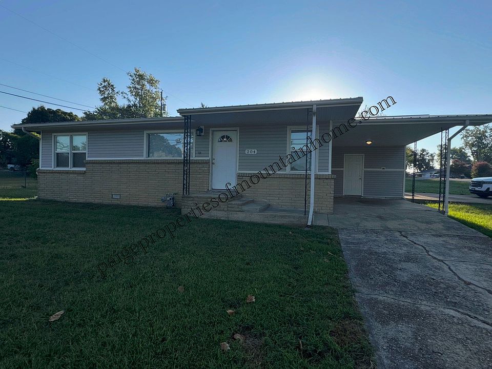 1st image of 204 Dyer St