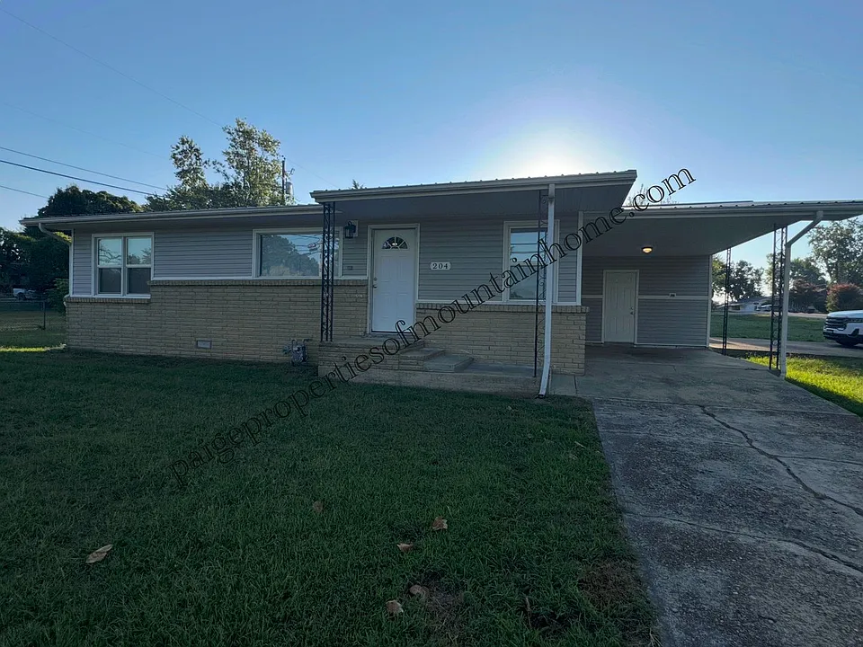 204 Dyer St