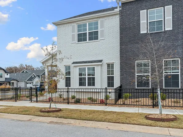 2910 SW Arlington Blvd, Bentonville, AR 72713