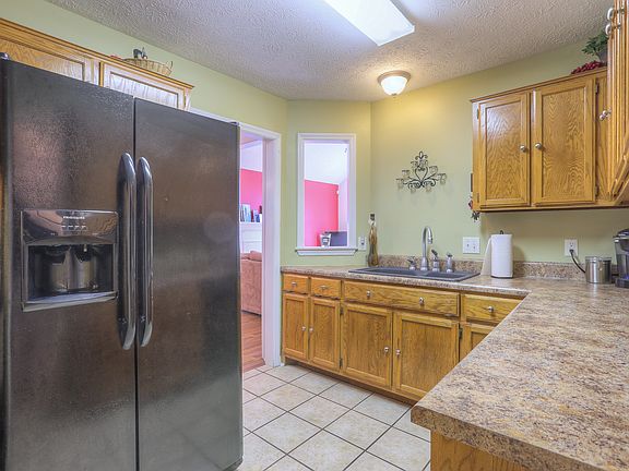 4th image of 3713 Lake Towne Dr