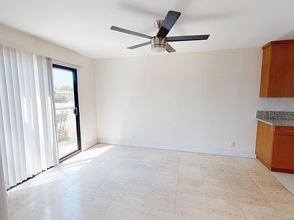 3rd image of 2440 Penmar Ave APT 1