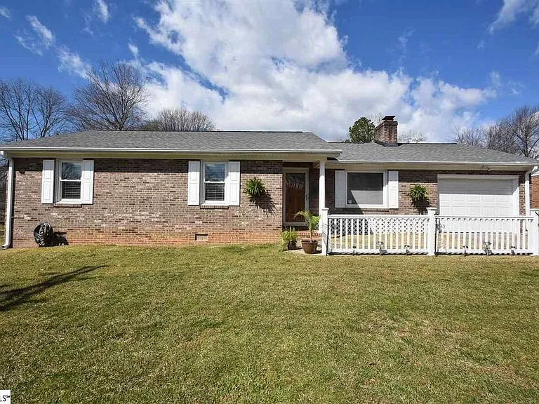 17A Owens Rd — Photo 1