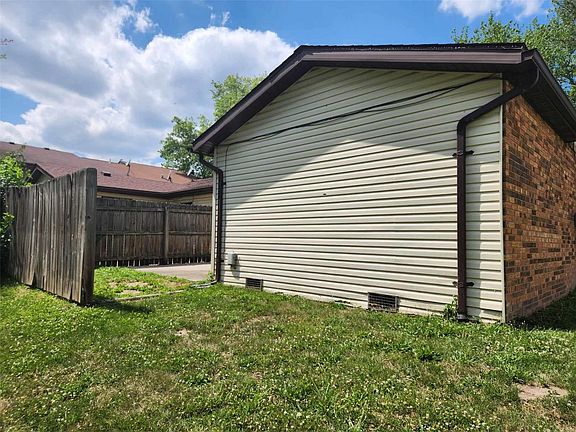 3rd image of 18 Chase Park Dr