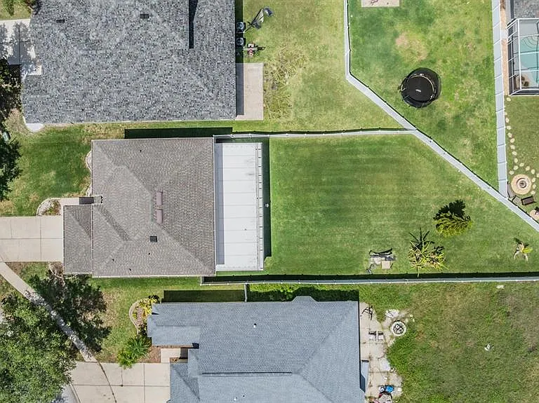 8219 Canterbury Lake Blvd — Photo 33